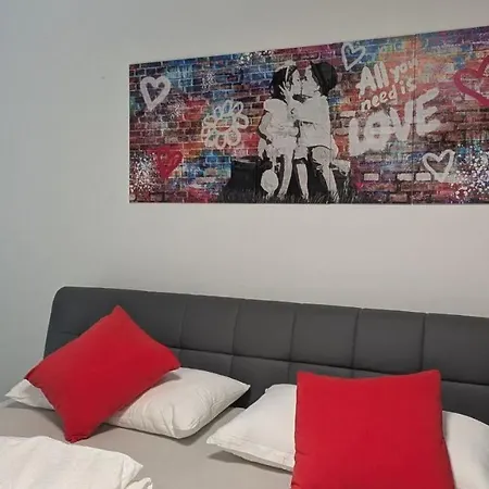 Luxurioeses Mit Balkon - Fountain Balcony 公寓 *