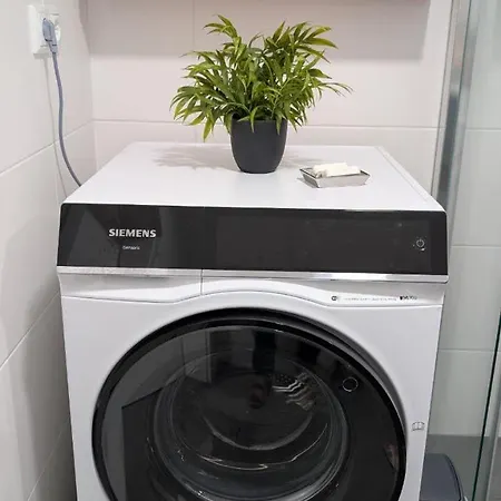 Fountain - Balcony - Luxurioeses Mit Balkon Lägenhet *