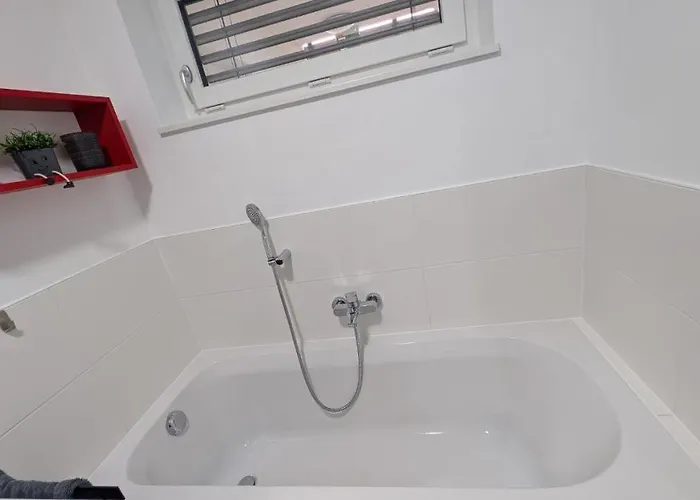 Fountain - Balcony - Luxurioeses Mit Balkon Appartement Gmunden