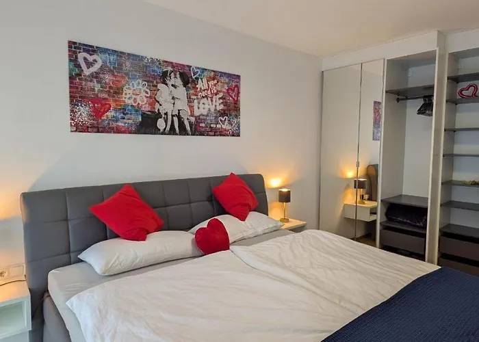 Fountain - Balcony - Luxurioeses Mit Balkon *