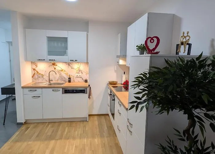 Fountain - Balcony - Luxurioeses Mit Balkon *