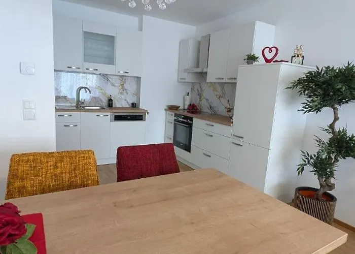 Fountain - Balcony - Luxurioeses Mit Balkon Appartement